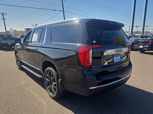 2023 GMC Yukon XL SLT