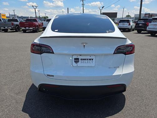 Pearl White Multi-Coat 2024 Tesla Model Y Performance Dual Motor All-Wheel Drive