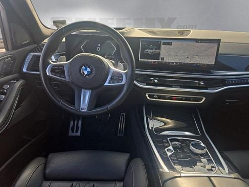 Alpine White 2024 BMW X7 xDrive40i