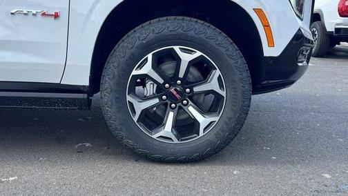 2026 GMC Yukon XL 4WD AT4