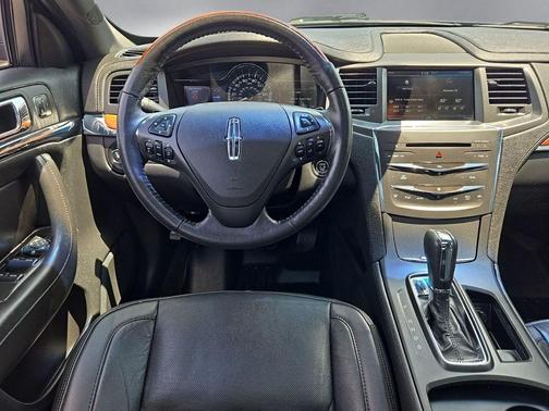 Magnetic 2015 Lincoln MKS Base