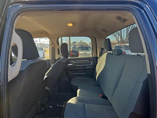 2020 RAM 2500 Big Horn Crew Cab 4X4 6'4' Box