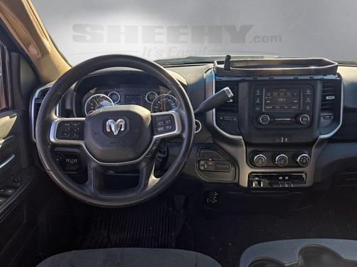 2020 RAM 2500 Big Horn Crew Cab 4X4 6'4' Box