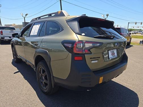 Autumn Green Metallic 2024 Subaru Outback Wilderness