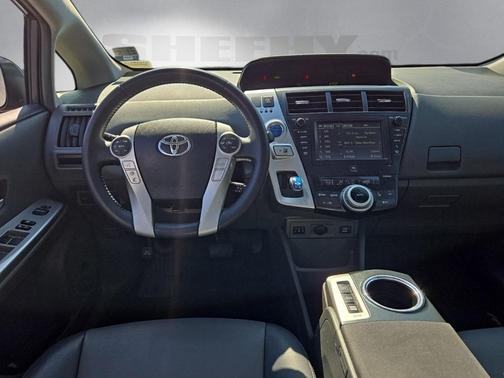 2014 Toyota Prius v Five