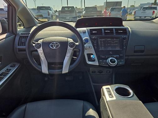 2014 Toyota Prius v Five