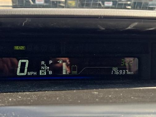 2014 Toyota Prius v Five