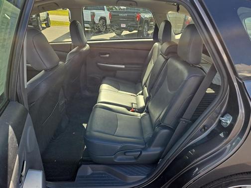 2014 Toyota Prius v Five