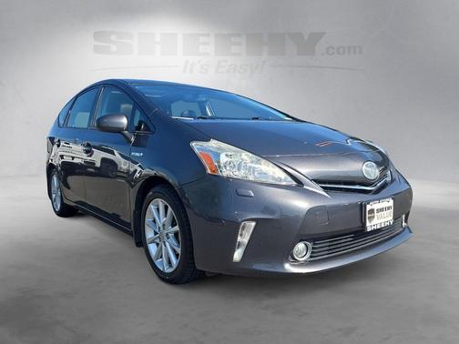 2014 Toyota Prius v Five