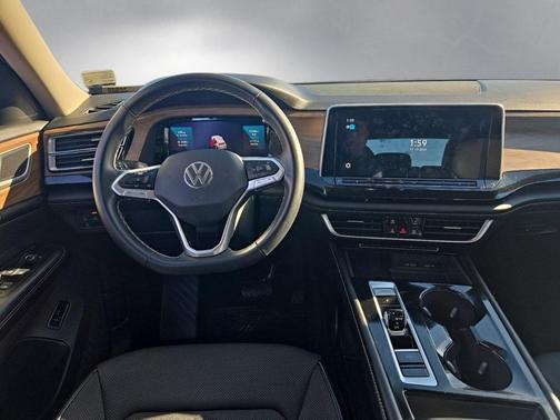 2024 Volkswagen Atlas 2.0T SE w/Technology 4MOTION