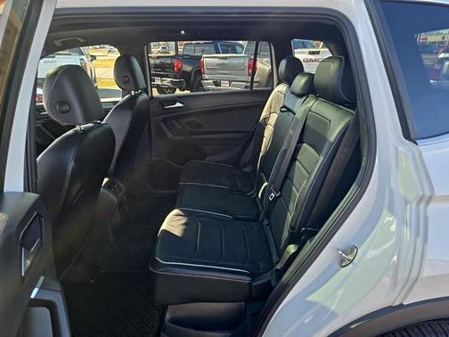 2022 Volkswagen Tiguan 2.0T SEL R-Line 4MOTION