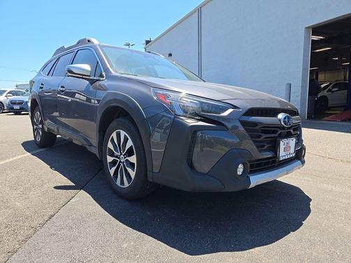 Magnetite Gray Metallic 2023 Subaru Outback Touring