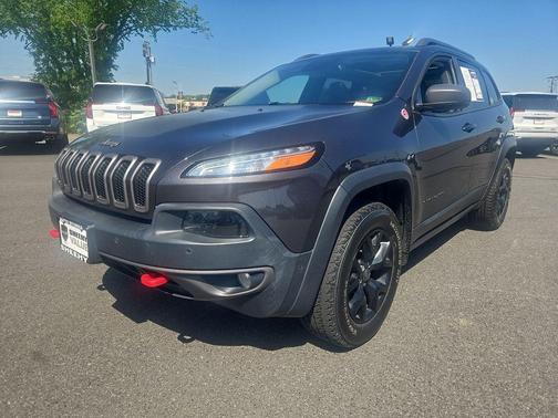 Granite Crystal Metallic Clearcoat 2016 Jeep Cherokee Trailhawk