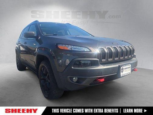 Granite Crystal Metallic Clearcoat 2016 Jeep Cherokee Trailhawk