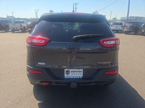 Granite Crystal Metallic Clearcoat 2016 Jeep Cherokee Trailhawk