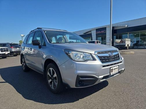 Ice Silver Metallic 2018 Subaru Forester 2.5i