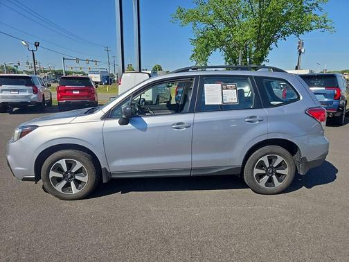 Ice Silver Metallic 2018 Subaru Forester 2.5i