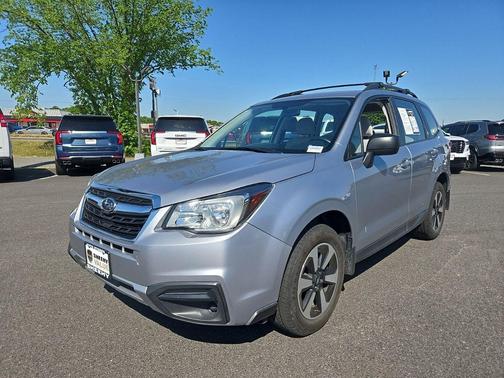 Ice Silver Metallic 2018 Subaru Forester 2.5i