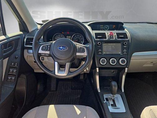 Ice Silver Metallic 2018 Subaru Forester 2.5i