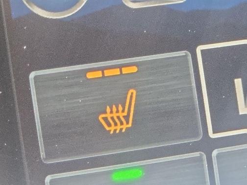 Crystal White Pearl 2025 Subaru Outback Onyx Edition