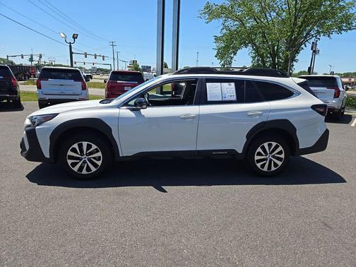 Crystal White Pearl 2025 Subaru Outback Premium