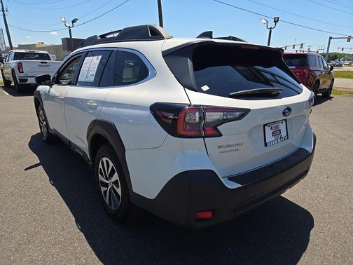 Crystal White Pearl 2025 Subaru Outback Premium