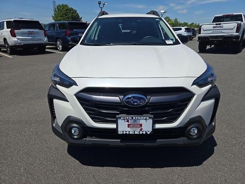 Crystal White Pearl 2025 Subaru Outback Premium