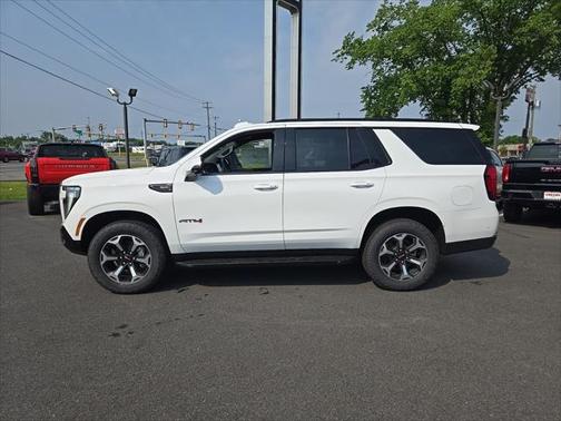 2025 GMC Yukon 4WD AT4