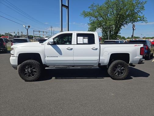 Summit White 2017 Chevrolet Silverado 1500 2LT