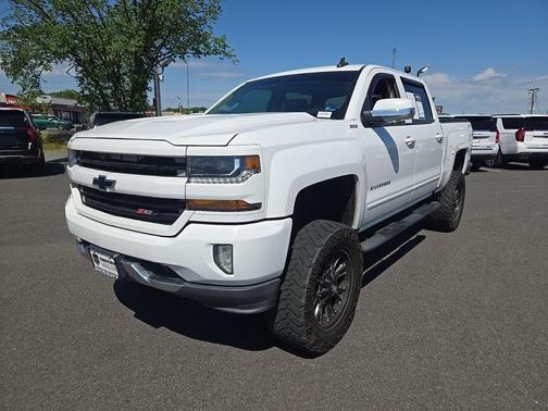 Summit White 2017 Chevrolet Silverado 1500 2LT