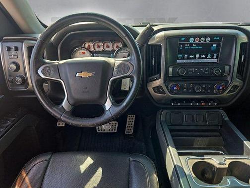 Summit White 2017 Chevrolet Silverado 1500 2LT