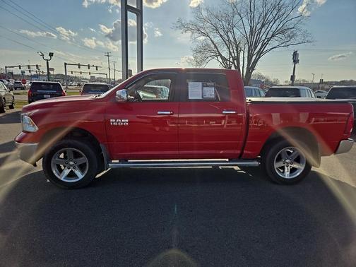 2016 RAM 1500 SLT