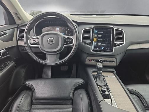 2022 Volvo XC90 T6 Inscription