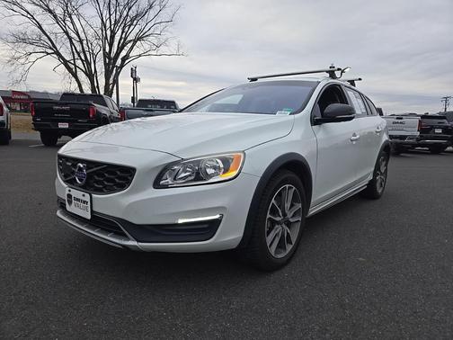 2017 Volvo V60 Cross Country T5