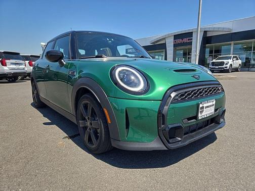 British Racing Green IV Metallic 2022 MINI Hardtop Cooper S