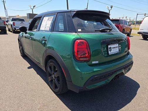 British Racing Green IV Metallic 2022 MINI Hardtop Cooper S