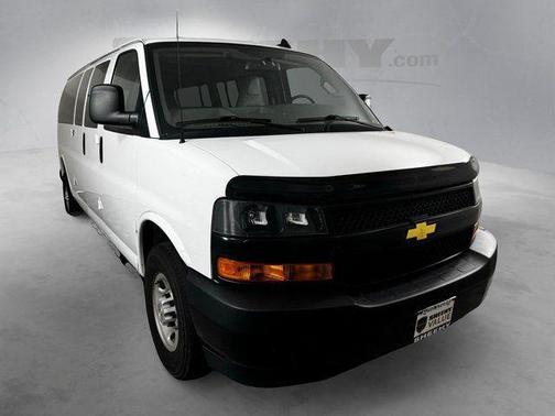Summit White 2023 Chevrolet Express 3500 RWD 3500 Extended Wheelbase LS