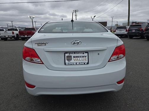 Chalk White 2017 Hyundai Accent SE