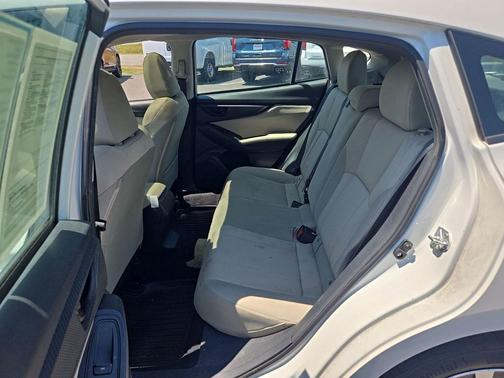 Crystal White Pearl 2022 Subaru Impreza Premium