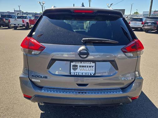 Gun Metallic 2018 Nissan Rogue SV