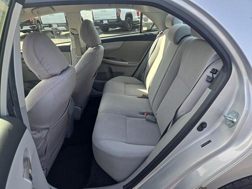 2011 Toyota Corolla LE