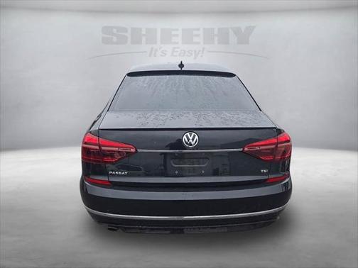 2017 Volkswagen Passat 1.8T R-Line w/Comfort