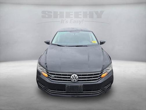 2017 Volkswagen Passat 1.8T R-Line w/Comfort