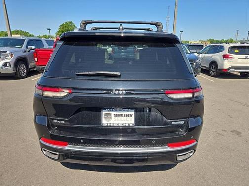 2022 Jeep Grand Cherokee Summit