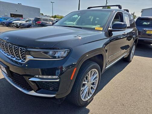 2022 Jeep Grand Cherokee Summit