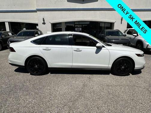 Platinum White Pearl 2023 Honda Accord EX