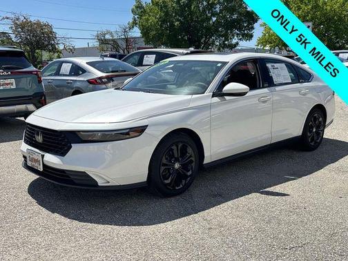 Platinum White Pearl 2023 Honda Accord EX