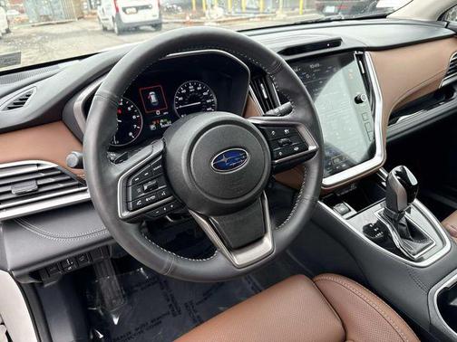Crystal White Pearl 2024 Subaru Outback Touring XT