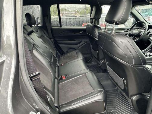 Baltic Gray Metallic Clearcoat 2023 Jeep Grand Cherokee Altitude