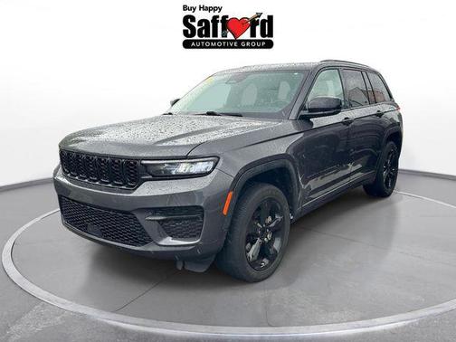 Baltic Gray Metallic Clearcoat 2023 Jeep Grand Cherokee Altitude